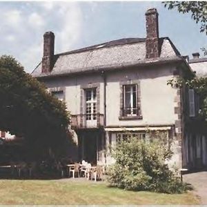 Logis Hotel La Source Du Mont Saint-Martin-Valmeroux Exterior photo