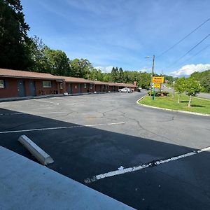 Acorn Motel Black Mountain Exterior photo