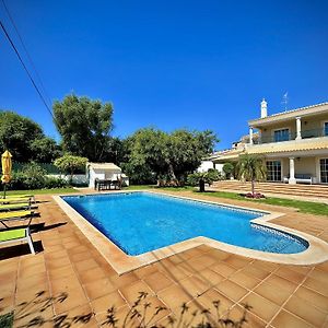 Almancil Excellence Villa With Pool By Homing Loulé Room photo