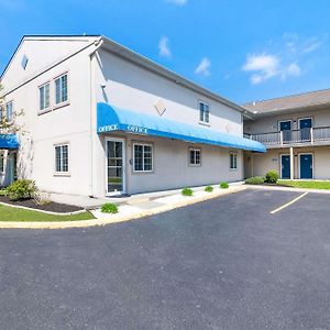 Econo Lodge Bethel - Danbury Exterior photo