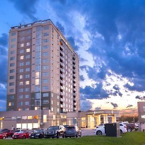 Sandman Signature Toronto Airport Hotel Exterior photo