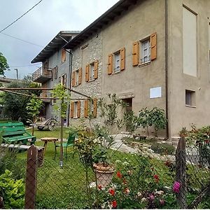 Hotel La Casa di LILLIA Castelnovo ne' Monti Exterior photo