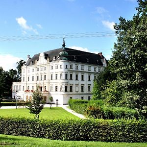 Hotel Penzion Na Zamku Kunín Exterior photo