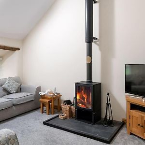 Gorse Barn - A Cosy Barn Conversion In North Wales With A Log Burner Villa Tal-y-Cafn Exterior photo