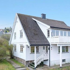 Appartamento Familievennlig Med Hage Og Fjordutsikt Horten Exterior photo