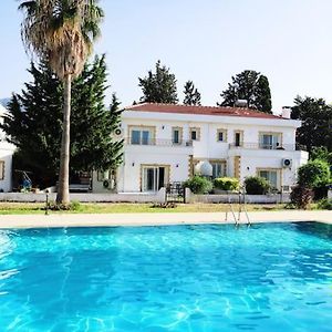 Tropical Cyprus Villa With Swimming Pool Kyrenia  Exterior photo