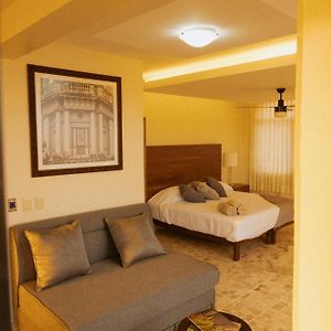 Suite Elegante En La Ciudad - Marques Suites Tepatitlan Exterior photo
