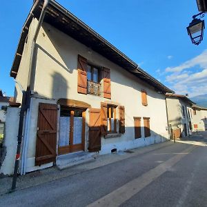 Maison De Village Au Pied De La Montagne Lumbin Exterior photo