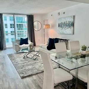 Appartamento Stunning Urban Retreat In The Heart Of Brickell Miami Exterior photo