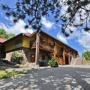 Hotel Penzion Horka Vinné Exterior photo