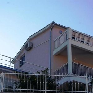 Erdgeschosswohnung Mit Terrasse Und Meerblick Traù Exterior photo