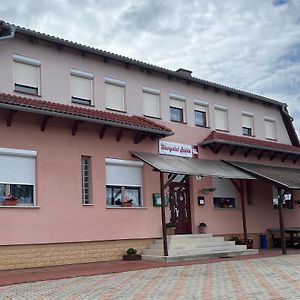 Hangulat Szálló Bed and Breakfast Zalaszentbalazs Exterior photo