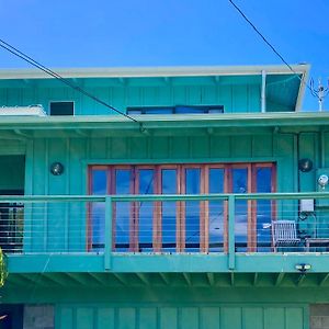 Manini Beachfront Getaway Villa Captain Cook Exterior photo