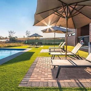 Appartamento Greenpark Gem 10 Mins Away From Or Tambo Airport Boksburg Exterior photo