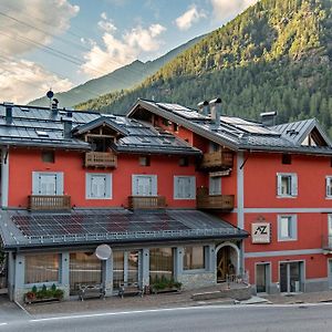 Hotel Garnì Zanella Fucine Exterior photo