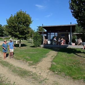 Les Roulottes & Cottages Du Moulin Chenillé-Changé Exterior photo