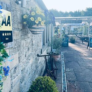 Hotel The Ragged Cot Minchinhampton Exterior photo