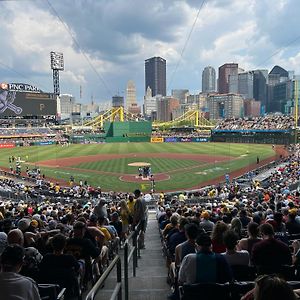 Appartamento Sweeping Stadium Views 24-7 Valet Gym Lounge Roku Pittsburgh Exterior photo