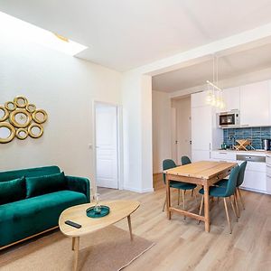 Appartamento Guestready - Apt Moderne - Direct Champs Elysees Clichy Exterior photo