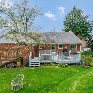 Charming & Elegant 4 Bedroom House At The Heart Of Arlington! Exterior photo