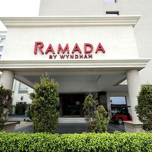 Ramada By Wyndham Lucknow Hotel And Convention Center Exterior photo