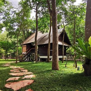 Hom Klin Paa หอมกลิ่นป่า Villa Kanchanaburi Exterior photo