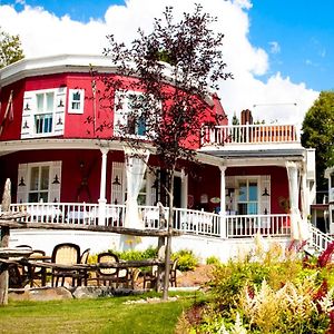 Hotel Auberge De La Tour Du Lac Sainte-Agathe-des-Monts Exterior photo