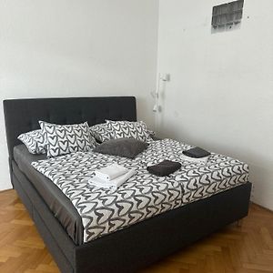 Studio Apartment Monte Bu Brno Exterior photo