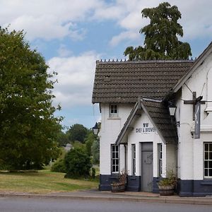 Hotel Crossroads By Chef & Brewer Collection Weedon Bec Exterior photo