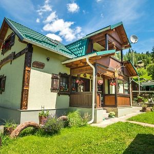 Casa Rustik Bucovina Villa Fundu Moldovei Exterior photo