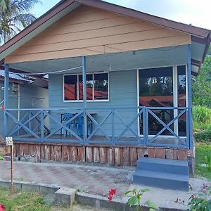 Sidi Beachfront Bungalows Tiga Papan Exterior photo