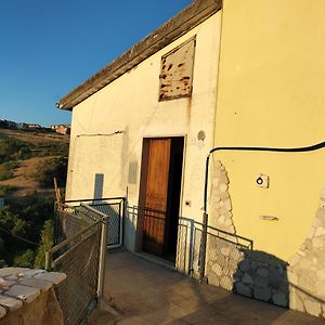 The Swallows' Nest - Il Nido Delle Rondini Villa Barile Exterior photo