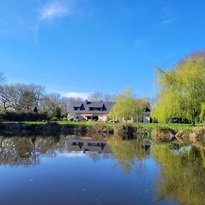 Le Domaine Des Sources Bed and Breakfast Landévant Exterior photo