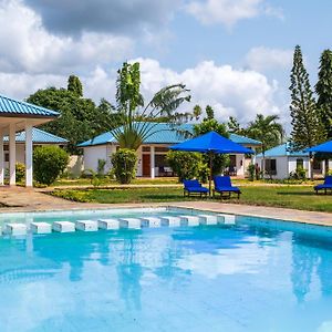 Germano Cottages Garden And Pool Ukunda Exterior photo