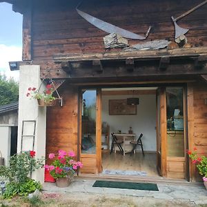 Appartamento Beau Studio Dans La Vallee De Chamonix Les Trabets Exterior photo