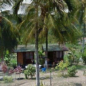 Hotel Chalet Kasih Sayang Tioman Kampong Ayer Batang Exterior photo