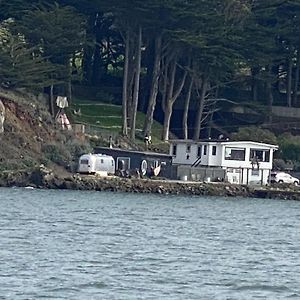 Hotel Carriage House Waterfront On Tomales Bay With Dock Marshall Exterior photo