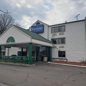 Travelodge By Wyndham Brooklyn Center Exterior photo