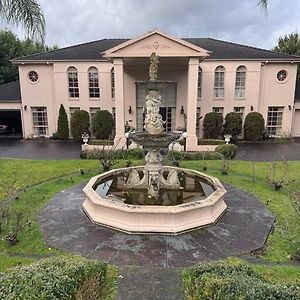 Dream Castle In Melbourne Villa Eltham Exterior photo