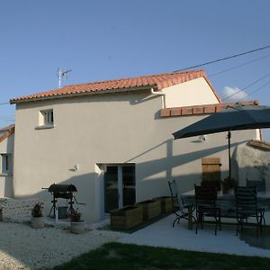 Gite Du Four Banal Villa Louin Exterior photo