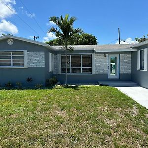 Hollywood Vacation Home Exterior photo