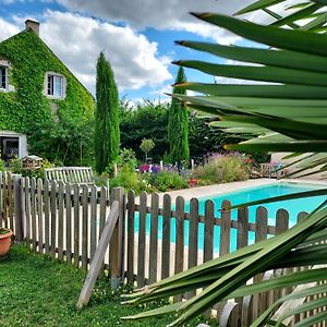 Le Bonheur Des Hotes Bed and Breakfast Suèvres Exterior photo