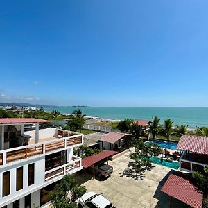 Hotel Suenos Beach Pedernales Exterior photo