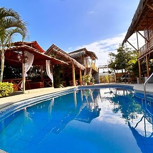 Hotel Hostal Piscina Cascol Puerto López Exterior photo