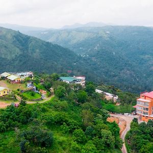 Misty Hill Resort Pīrmed Exterior photo