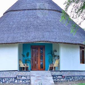 Hotel Wild Palace Murchison Falls Pakwach Exterior photo