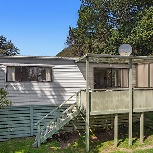 The Treehouse- Whanarua Bay Villa Te Kaha Exterior photo