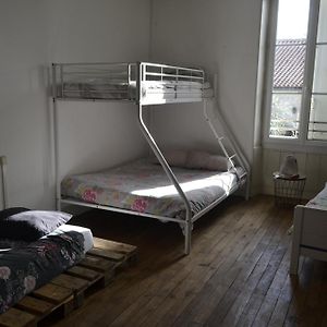 Grande Chambre D'Hote Pour 4 A 5 Personnes Bed and Breakfast Chef-Boutonne Exterior photo