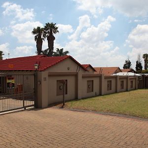 Guest Home Ks2E - Self Catering Kempton Park Exterior photo