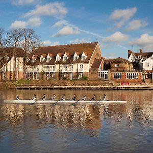 Mercure London Staines-Upon-Thames Hotel Exterior photo